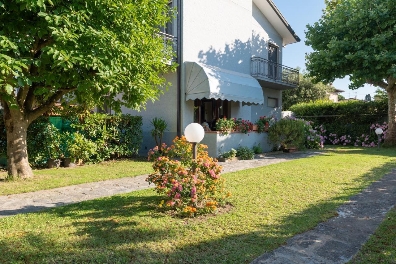 Apartment Holiday Versilia กาไมโยเร ภายนอก รูปภาพ