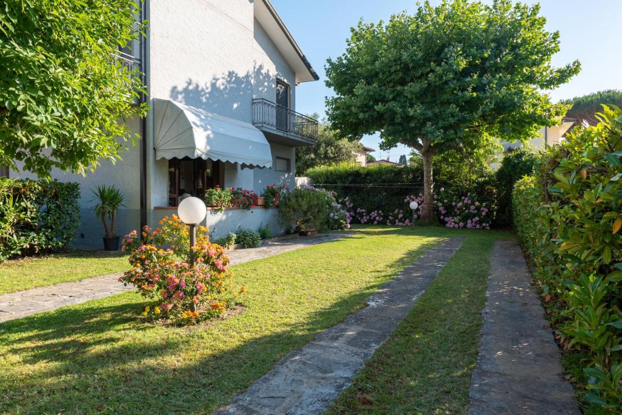Apartment Holiday Versilia กาไมโยเร ภายนอก รูปภาพ