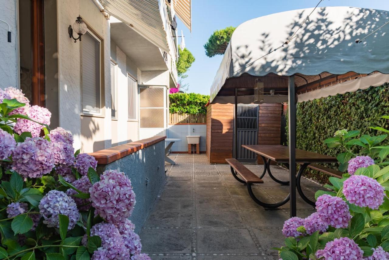 Apartment Holiday Versilia กาไมโยเร ภายนอก รูปภาพ