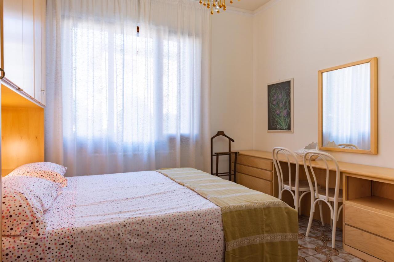 Apartment Holiday Versilia กาไมโยเร ภายนอก รูปภาพ