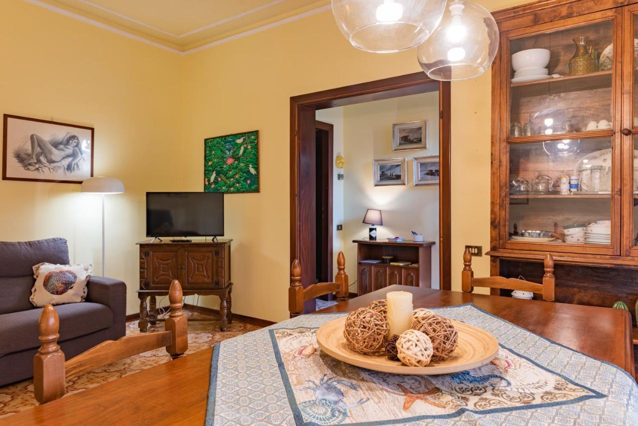 Apartment Holiday Versilia กาไมโยเร ภายนอก รูปภาพ