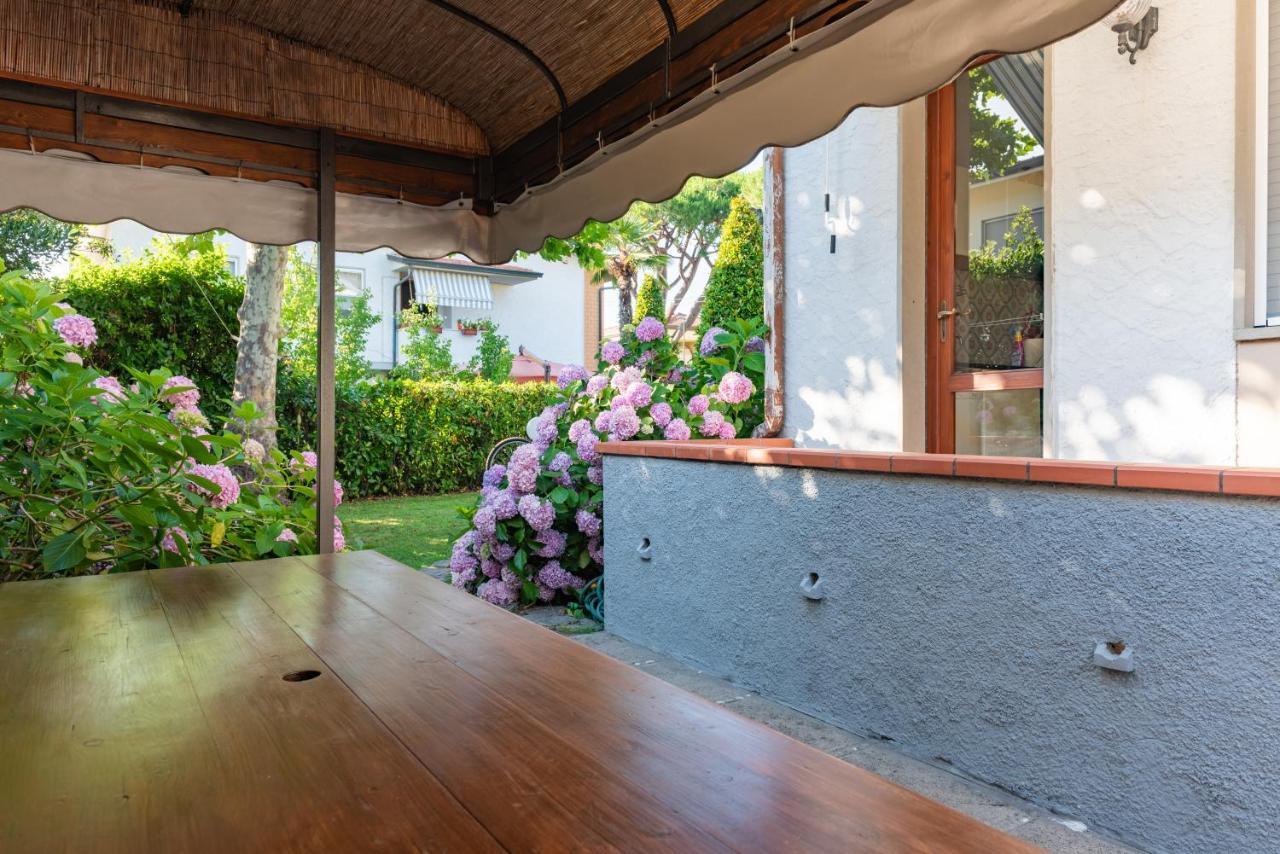 Apartment Holiday Versilia กาไมโยเร ภายนอก รูปภาพ